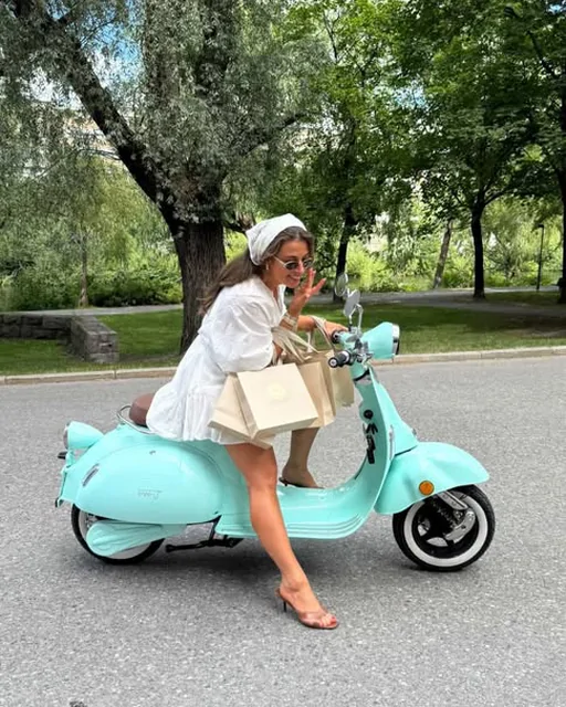 Evess elmoped på Instagram
